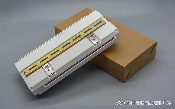 探秘电子产品塑胶外壳零件实体工厂 透明外壳背后的精密制造
